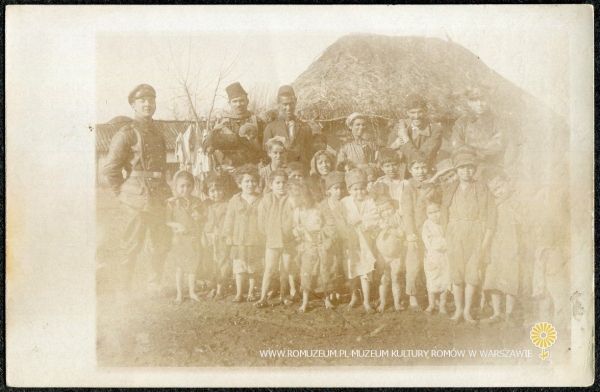 Żołnierze bułgarscy w dzielnicy romskiej w Leskovac