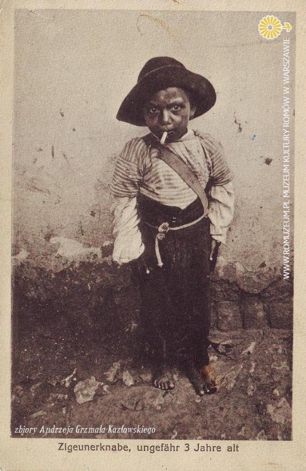 Cygański chłopiec, w wieku około 3 lat